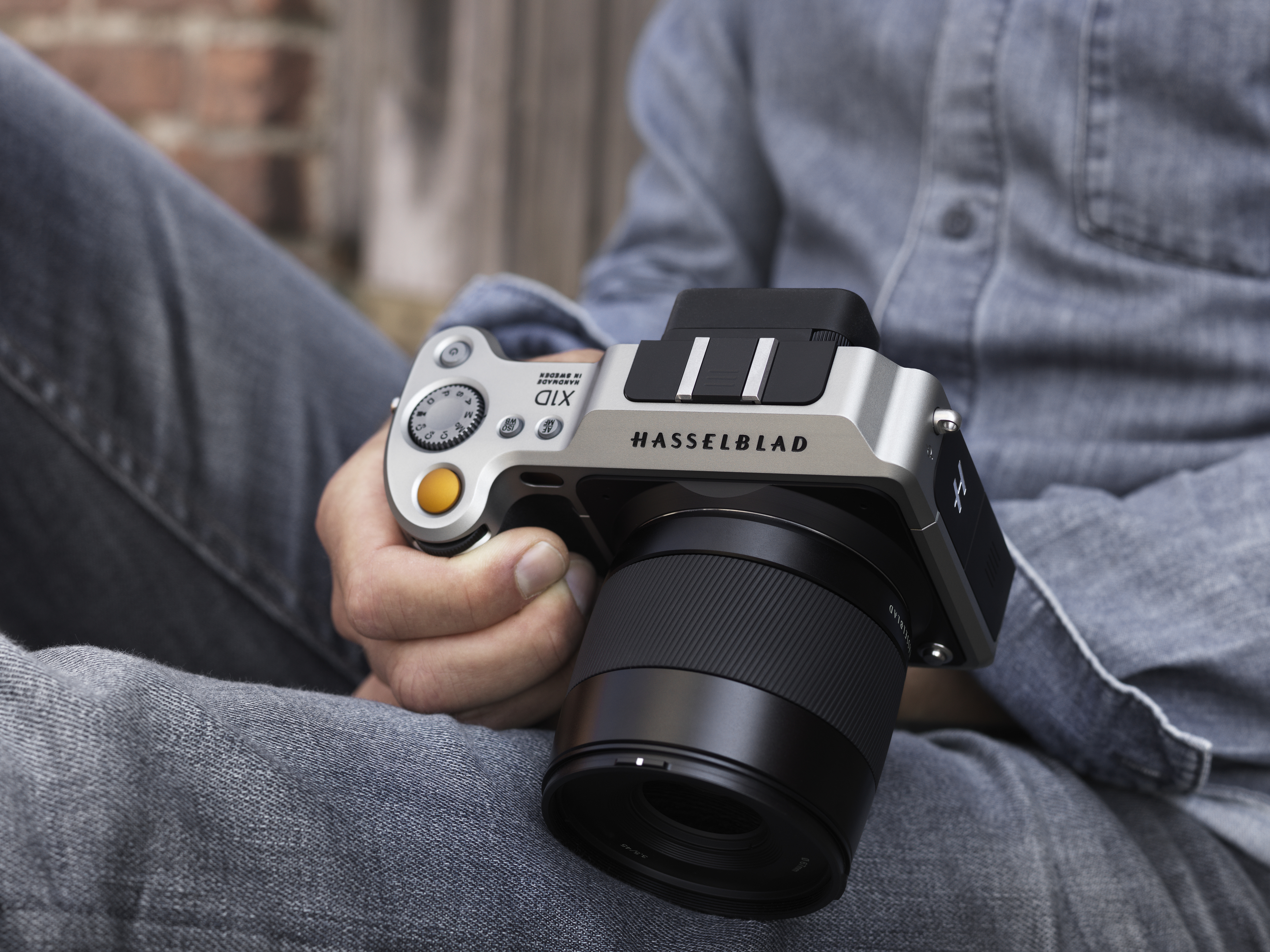 medium format camera mirrorless