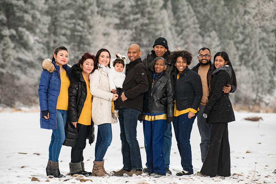 Outdoor family portrait session tightly posed in cold weather