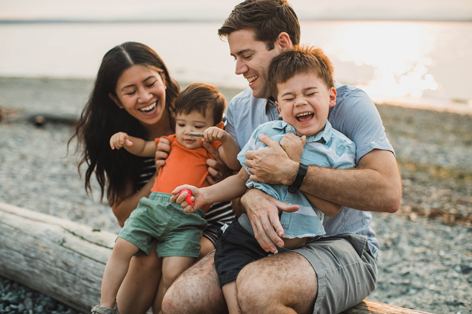 lifestyle family photography portrait prompts for posing kids