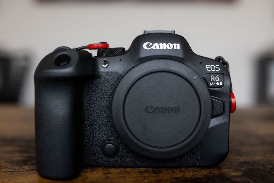 EOS R6 Mark II: Canon's New Gamechanger for Hybrid Shooters