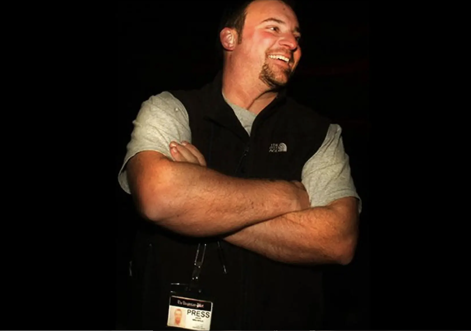 photography news on photographer who fell off parking garage.
